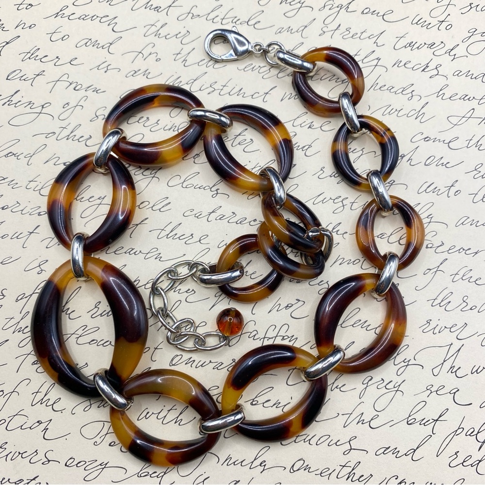 Faux Tortoise Shell Link Chunky Necklace - Picture 4 of 8